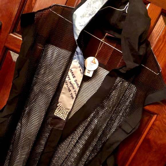 New NWT short sleeve black hooded jacket size M - Picture 6 of 14